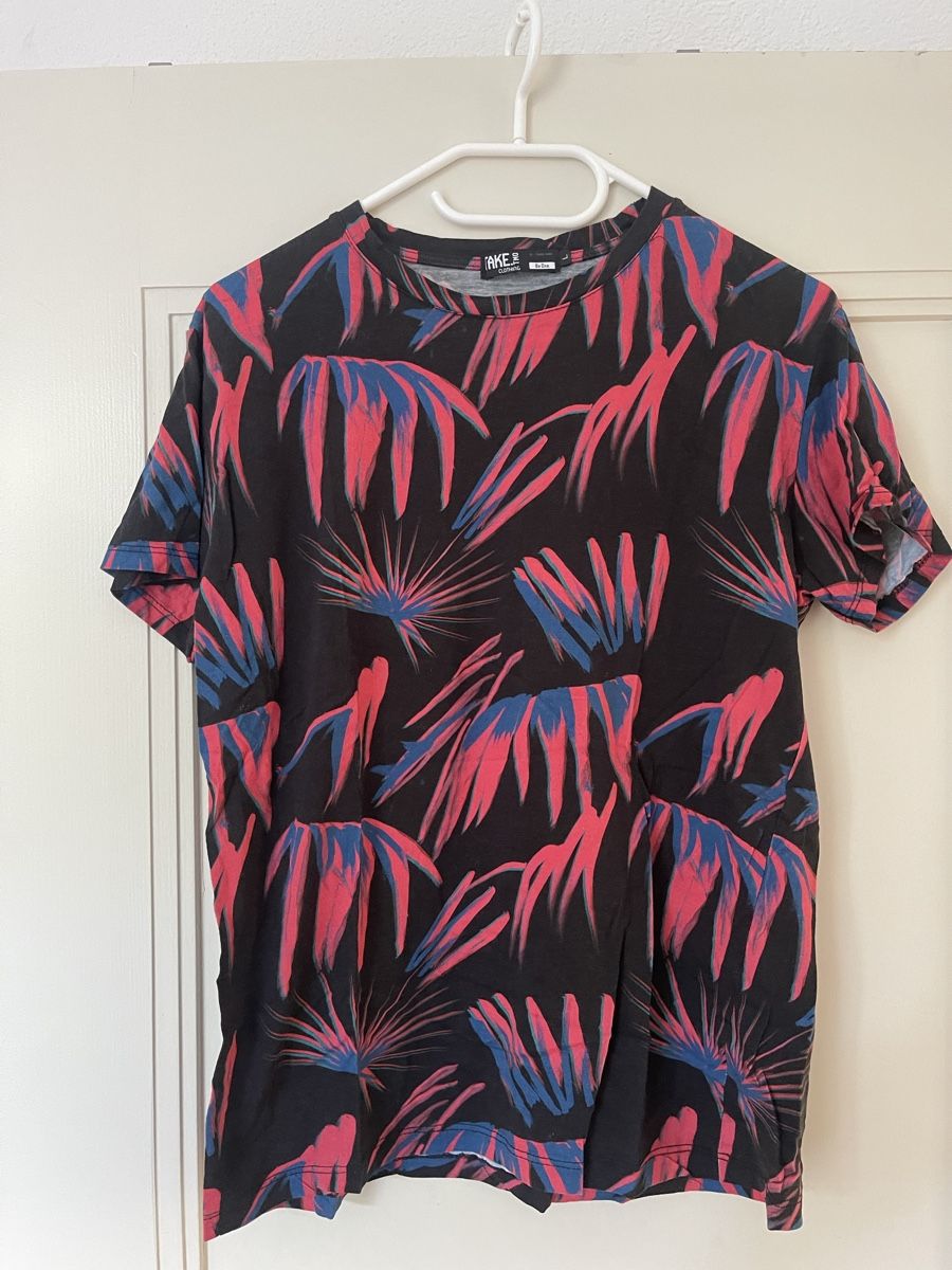 T-shirt: Tshirt bunte Palmen  – Usato da Bern venduto da c23_mrg2