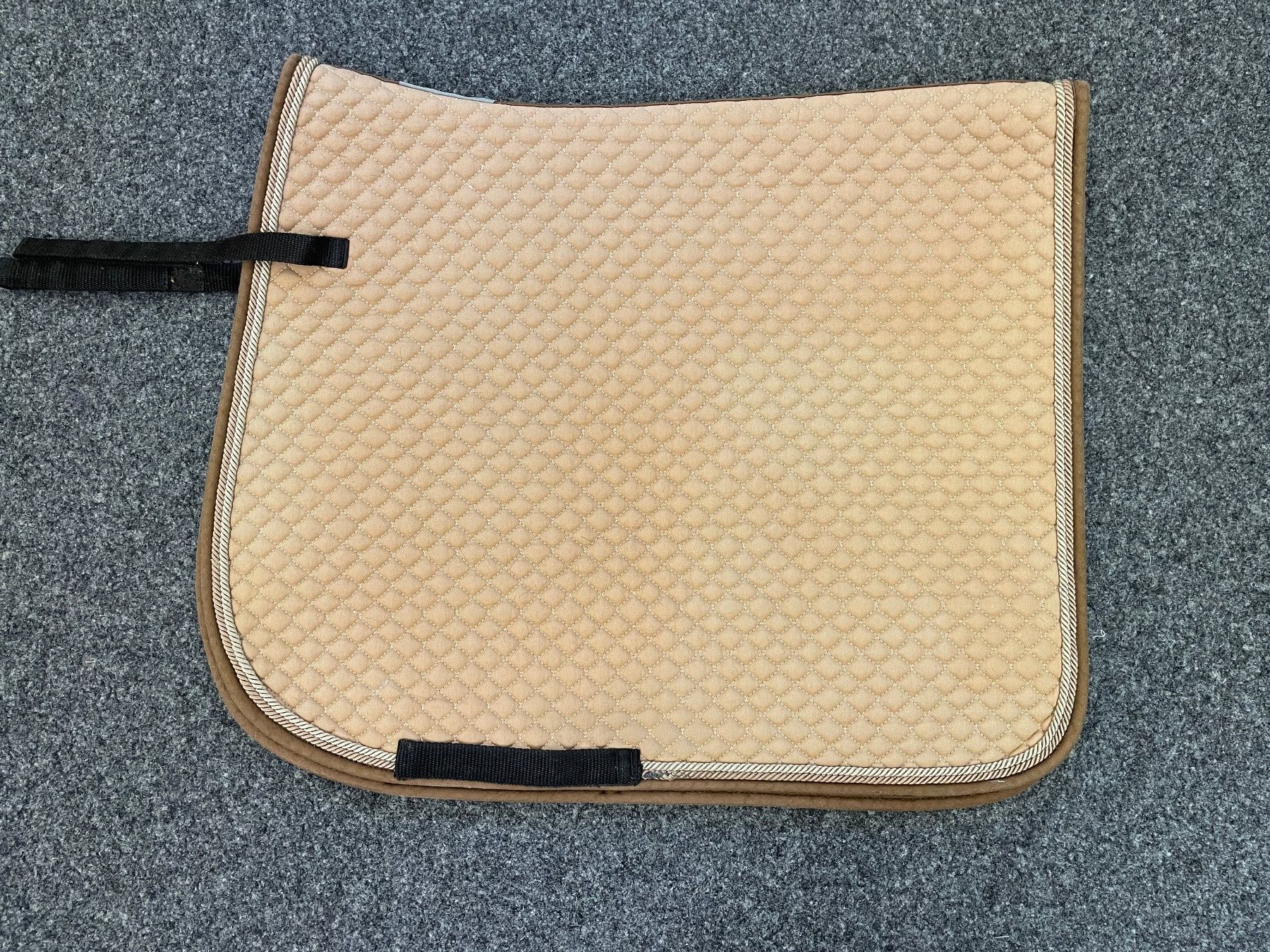 Coperte: EQuest Schabracke, Dressur, hellbraun – Usato da Grüt (Gossau ZH) venduto da ecirtaeb56