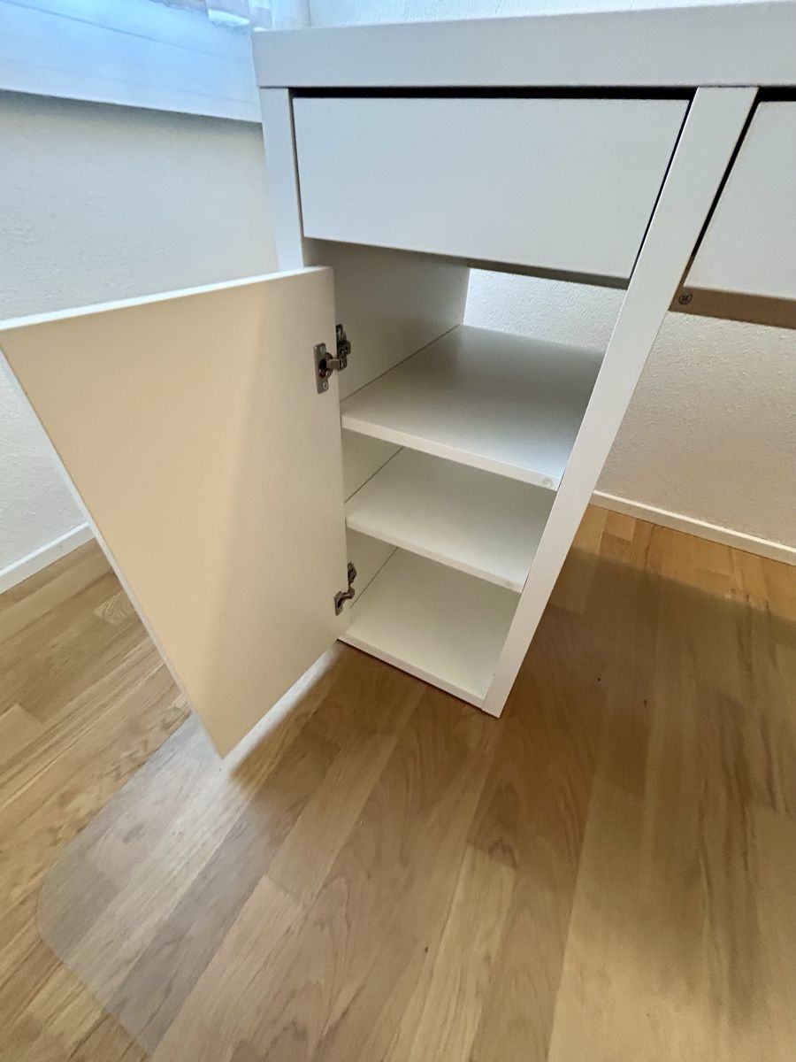 Ikea Scrivanie: Schreibtisch Ikea Micke mit Korpus – Usato da Winterthur venduto da nil_x89f 3