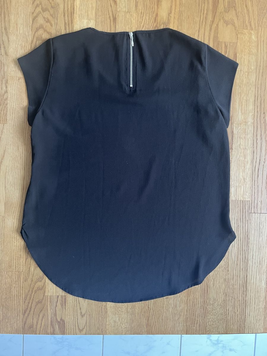 Only T-shirt: 4x ONLY T-Shirt/Bluse, Grösse 36 – Usato da Sursee venduto da abcdxyz 8