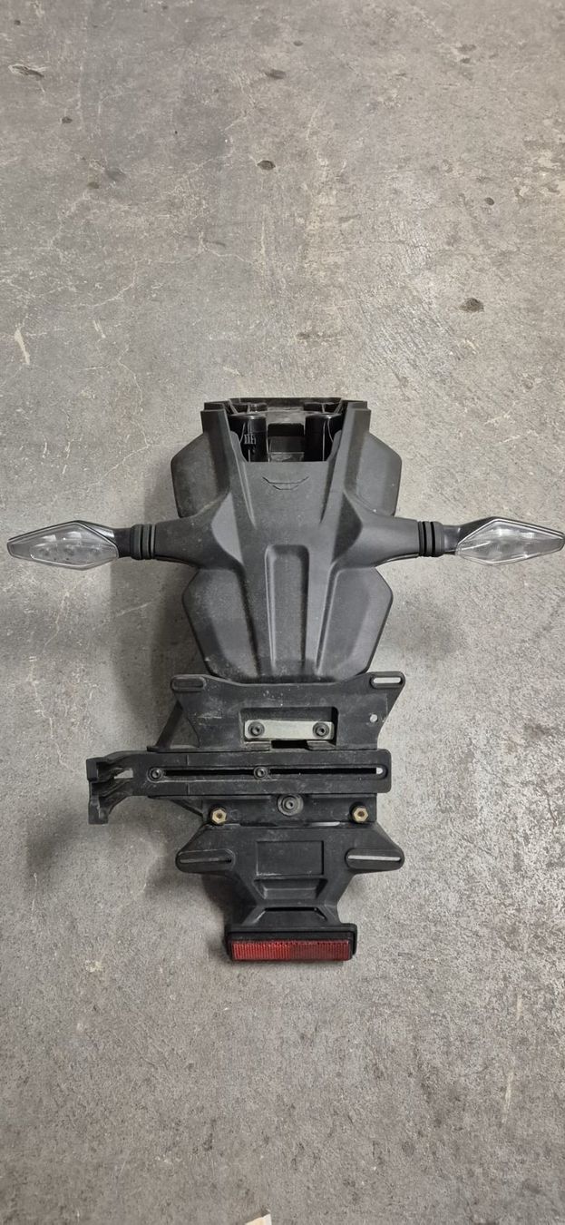 Ducati Tutti i ricambio per moto: Ducati Motorrad Original Kennzeichenhalter – Usato da Zürich venduto da AndyNWO
