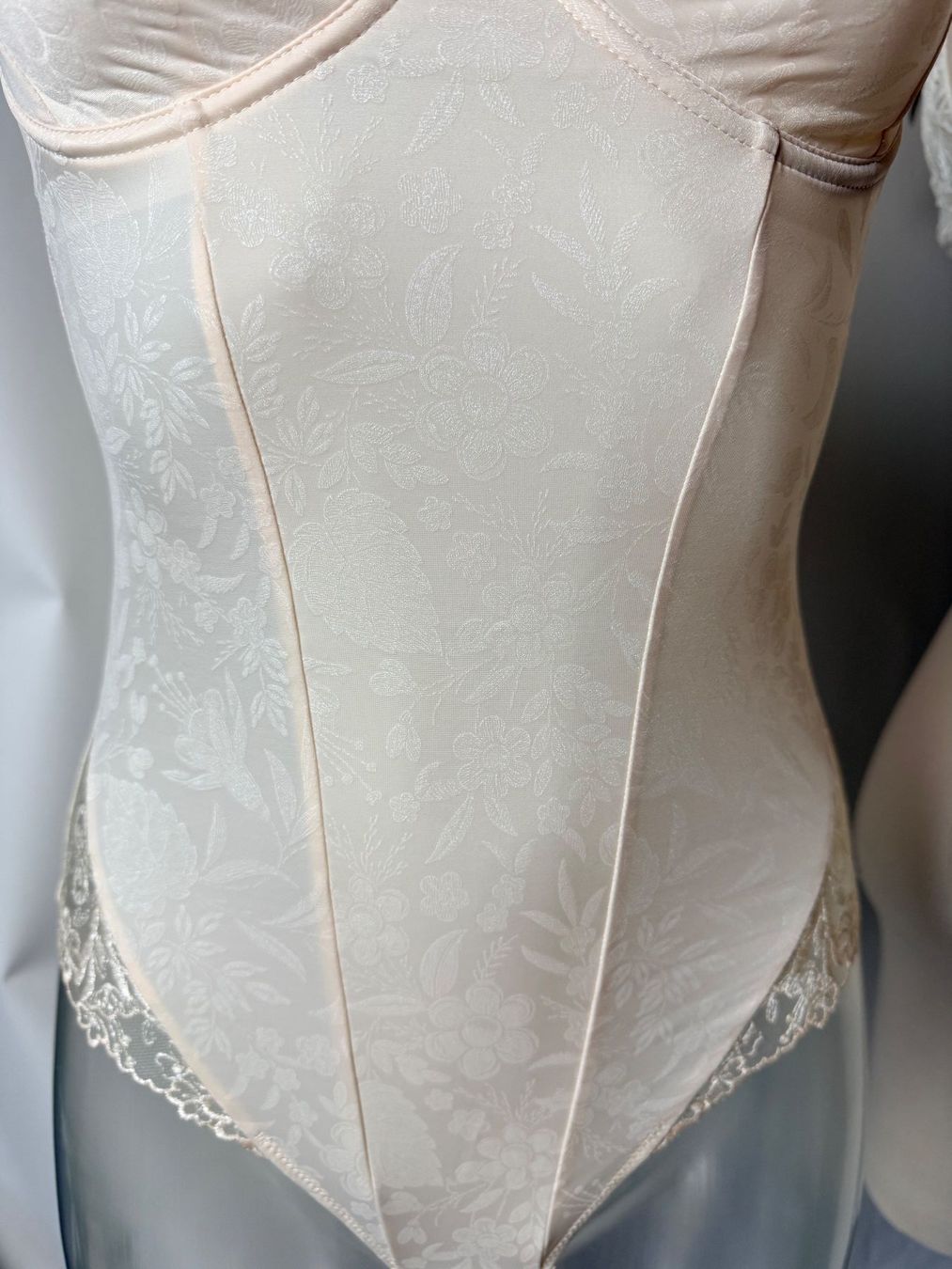 Altra biancheria intima: ULLA, Figurformender Body JASMIN, Grösse 75D, Offwhite – Nuovo e nell'imballaggio originale da Rudolfstetten venduto da gst_g7xl 2
