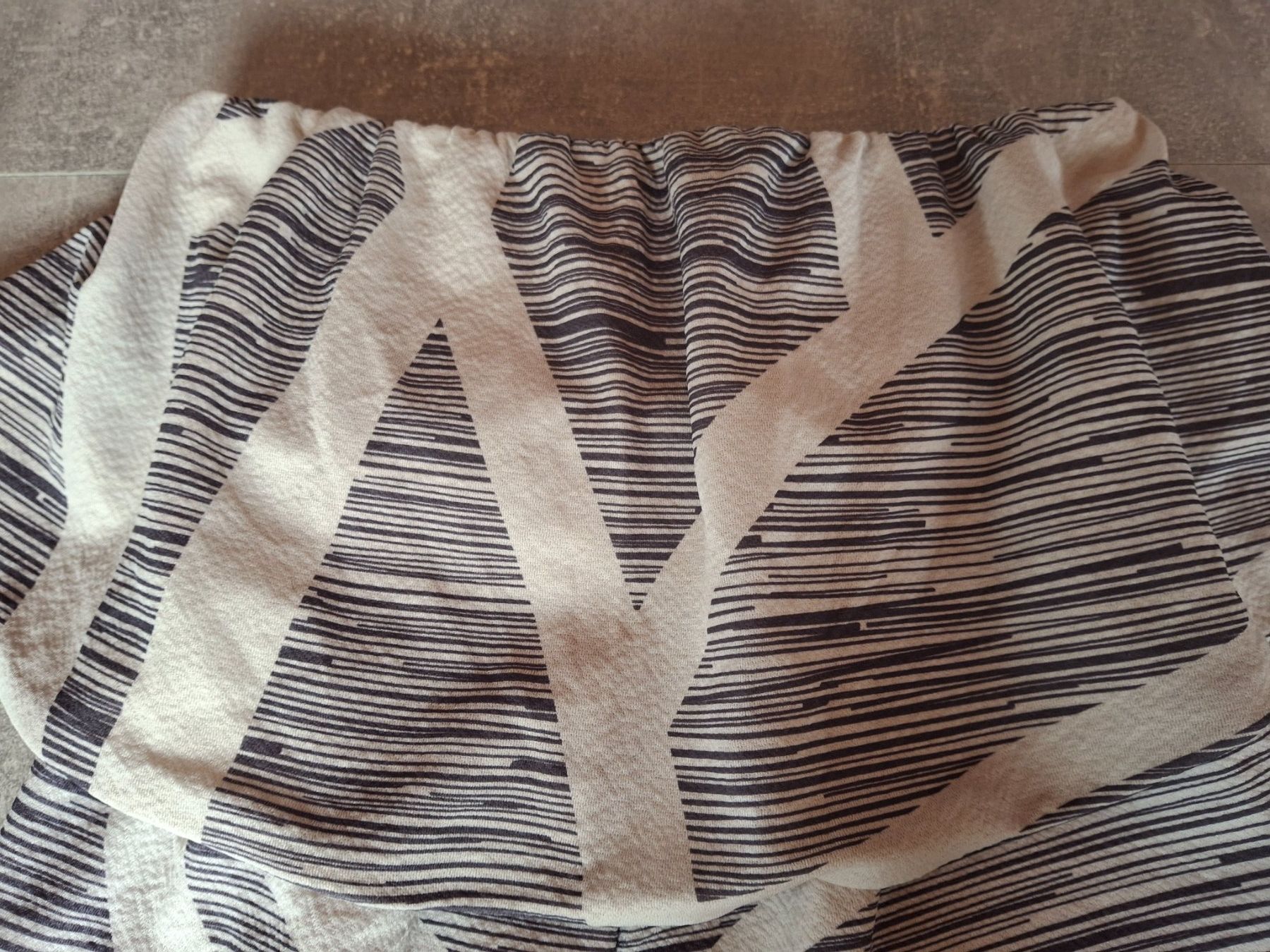 Hosen: Short original avec volant sur le haut taille S – Gebraucht aus Villiers von san_jn5w 3