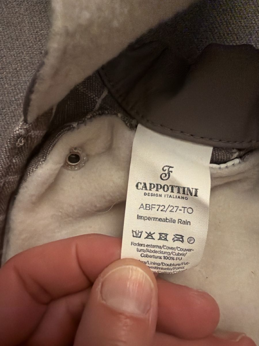 Abbigliamento: Hunderegenmantel – Usato da Uitikon Waldegg venduto da arluft 1