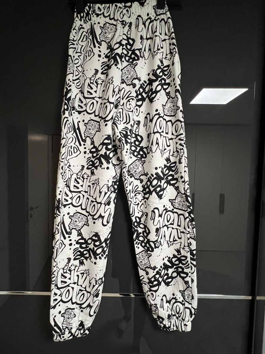 H&M Pantaloni: Trainerhose von Spongebob – Nuovo (secondo la descrizione) da Jona venduto da n.ferrari 1