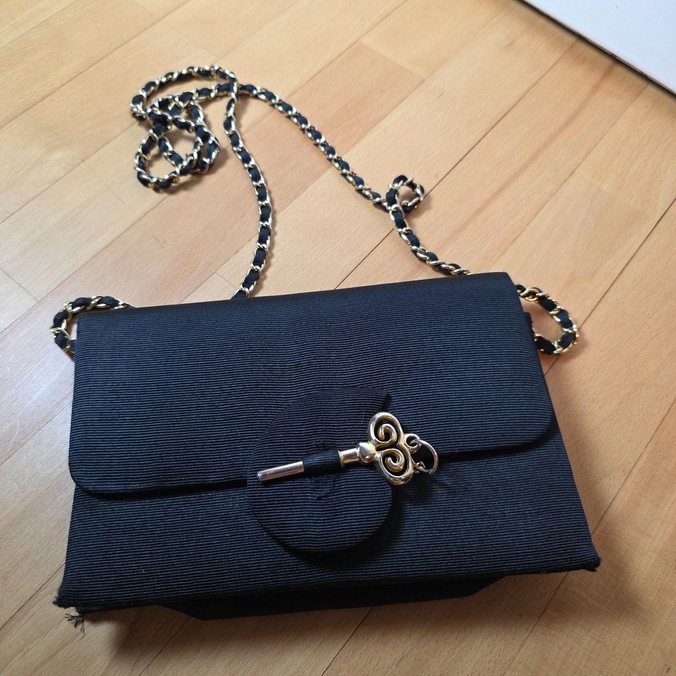 Borse da donna: Vintage schwarze elegante Tasche mit Kette – Usato da Wald ZH venduto da CapLux 1