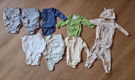 7 Langarm Bodys und Winnie Poo Set Gr 62/68