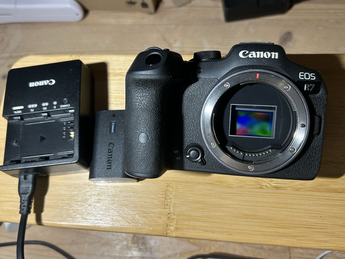 Canon Fotocamera: Canon EOS R7 – Difettoso da Güttingen venduto da Wasser9