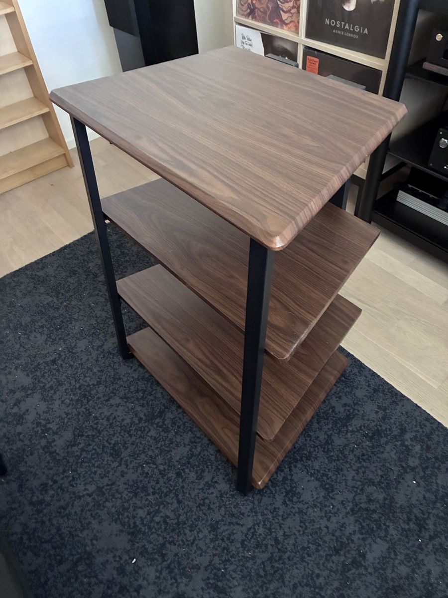 Supporti a parete: Hifi Rack ab 1.- – Usato da Ottikon venduto da Hifi-Guru