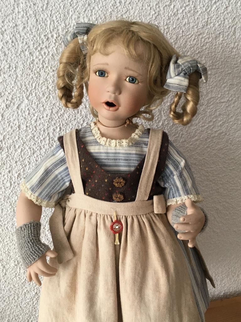 Puppen: Künstlerpuppe Mädchen mit Kleider Höhe 64 cm – Gebraucht aus Horgen von gogo-30 5