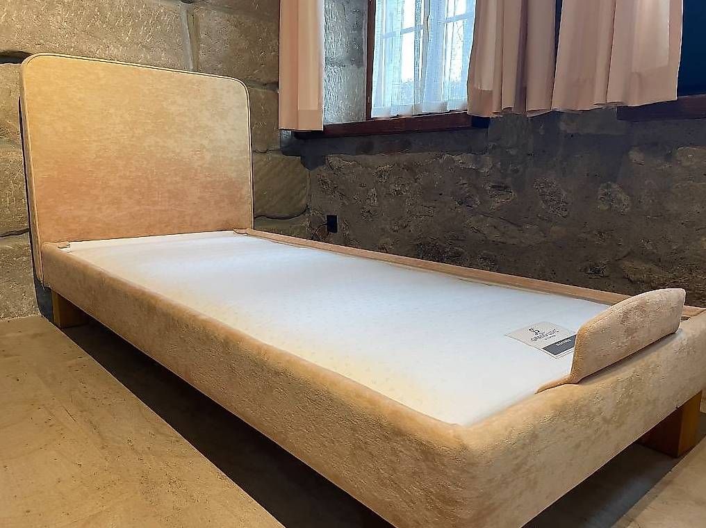 Letti: Sommier électrique Superba Grand Luxe – Usato da Cugy VD venduto da LaBerallaz 3