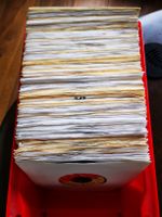 110 Singles Schallplatten div. Interpreten, meist Schlager