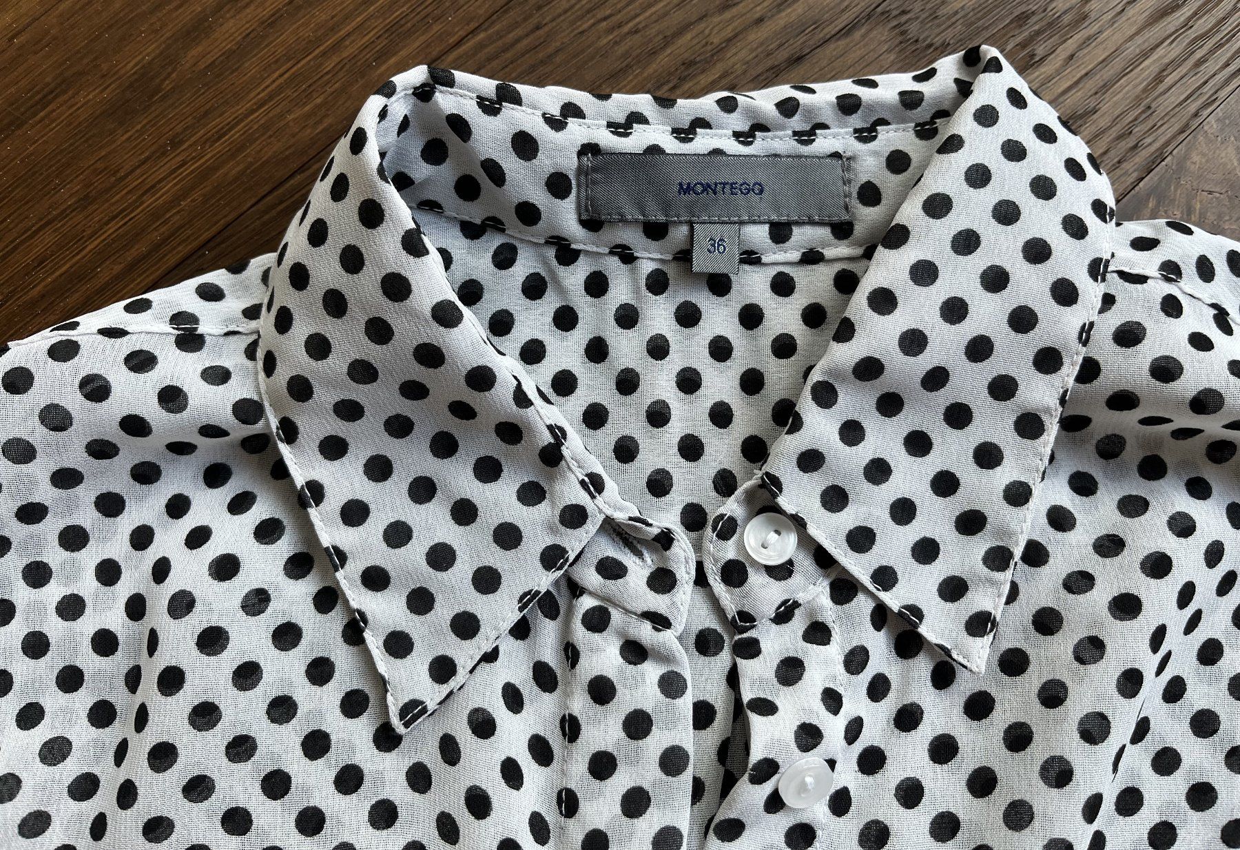 Chemisiers: Bluse Gr. 36, weiss schwarz, Polyester – D'occasion à Affoltern am Albis par Blackrhythm 2