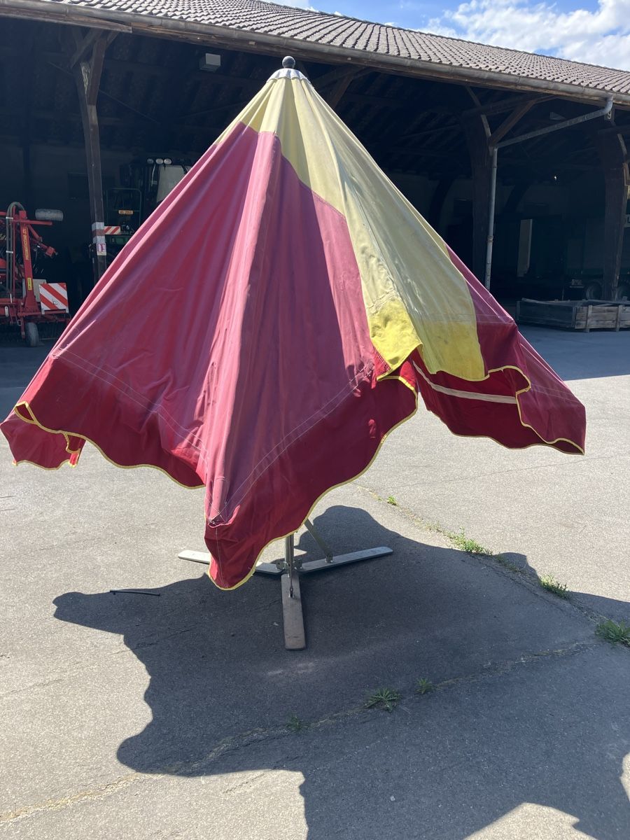Ombrelloni: Parasol de marché  – Usato da Vouvry venduto da Fjonas 1
