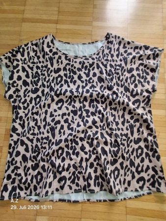Damen T-Shirt Leo Muster Grösse L neu nie getragen