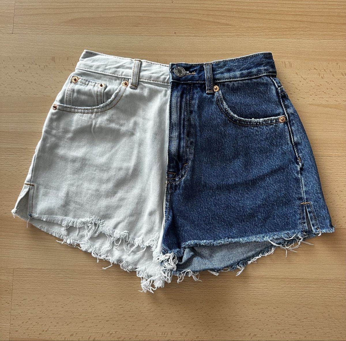 Pull&Bear Jeans: Jeansshorts, Grösse 34, Pull&Bear – Usato da Lampenberg venduto da Graziella_