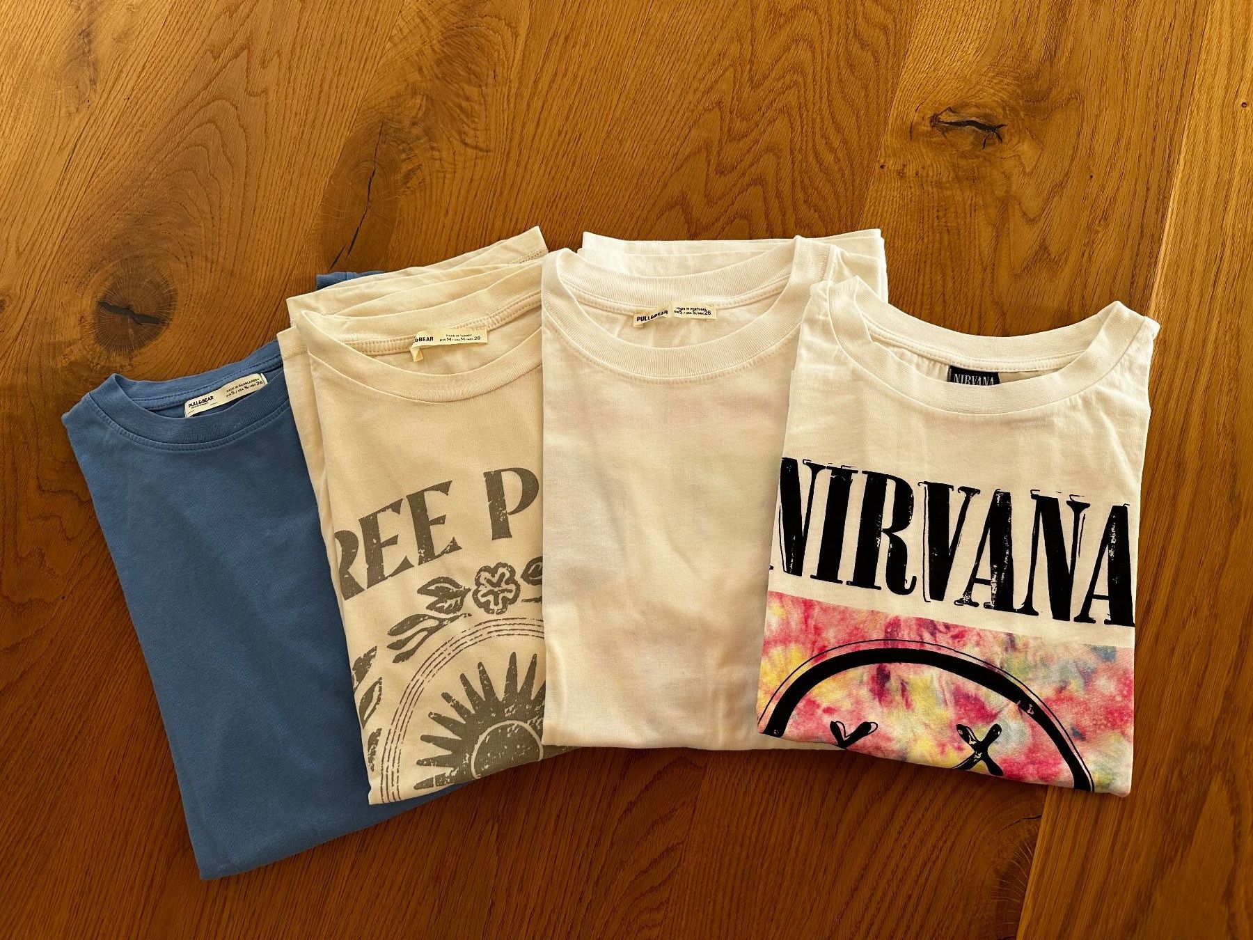 T-shirt: 4 T-Shirts Pull&Bear, Zebra Gr. S/36 – Usato da Sissach venduto da tapasu