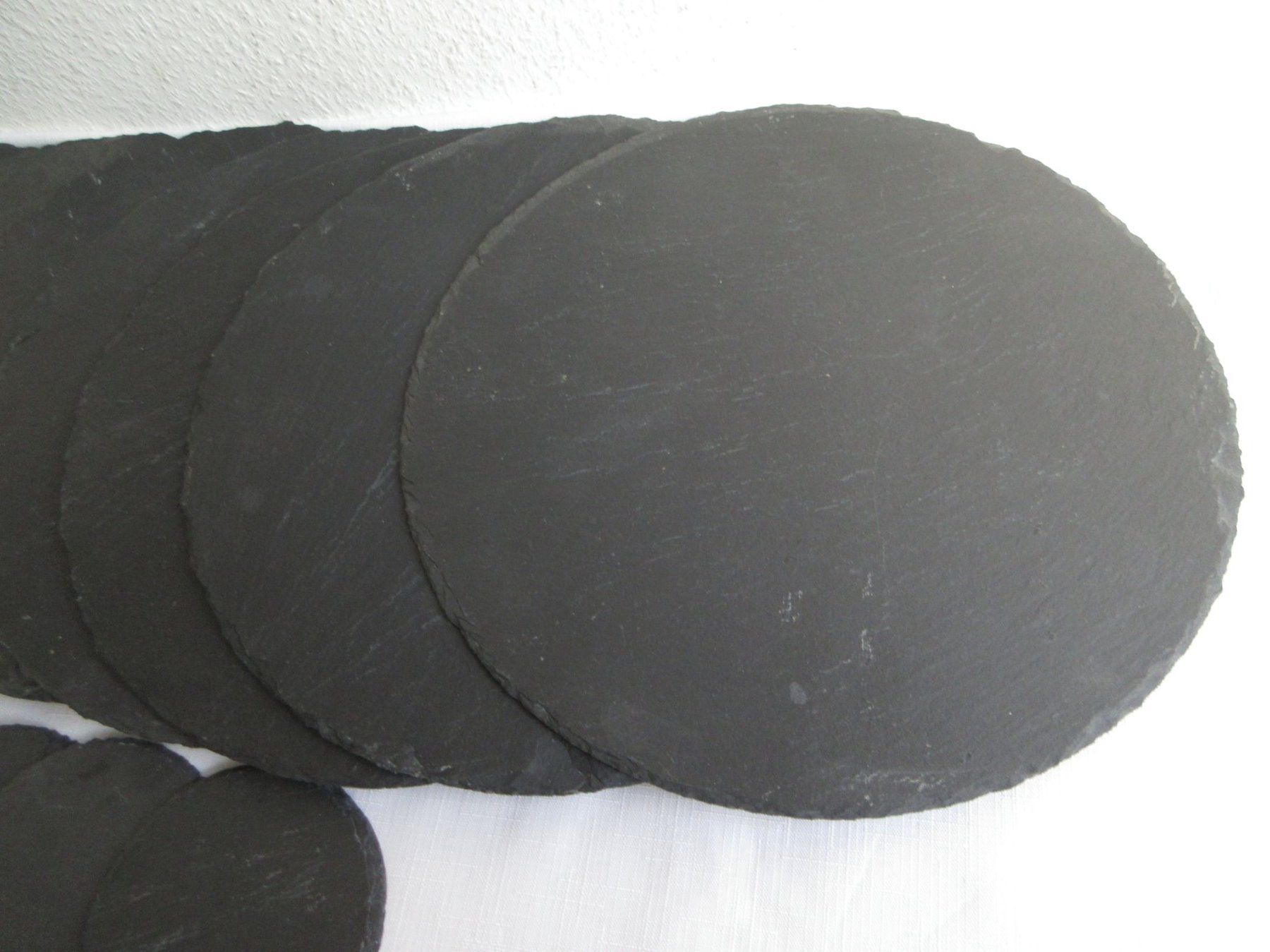 Sottobicchieri: 8 Schieferplatten, 7 Untersetzer, Tischdeko oder Platzteller – Usato da Binningen venduto da Oldfashion 2