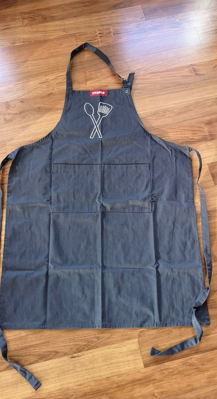 Grembiuli: 2 MIELE-GRILLSCHÜRZEN NEU!!! – Nuovo e nell'imballaggio originale da Widnau venduto da Schurlibua 1