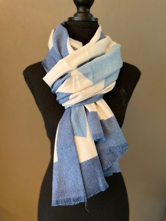 Wunderschöner Schal mit Herzen - blau/weiss