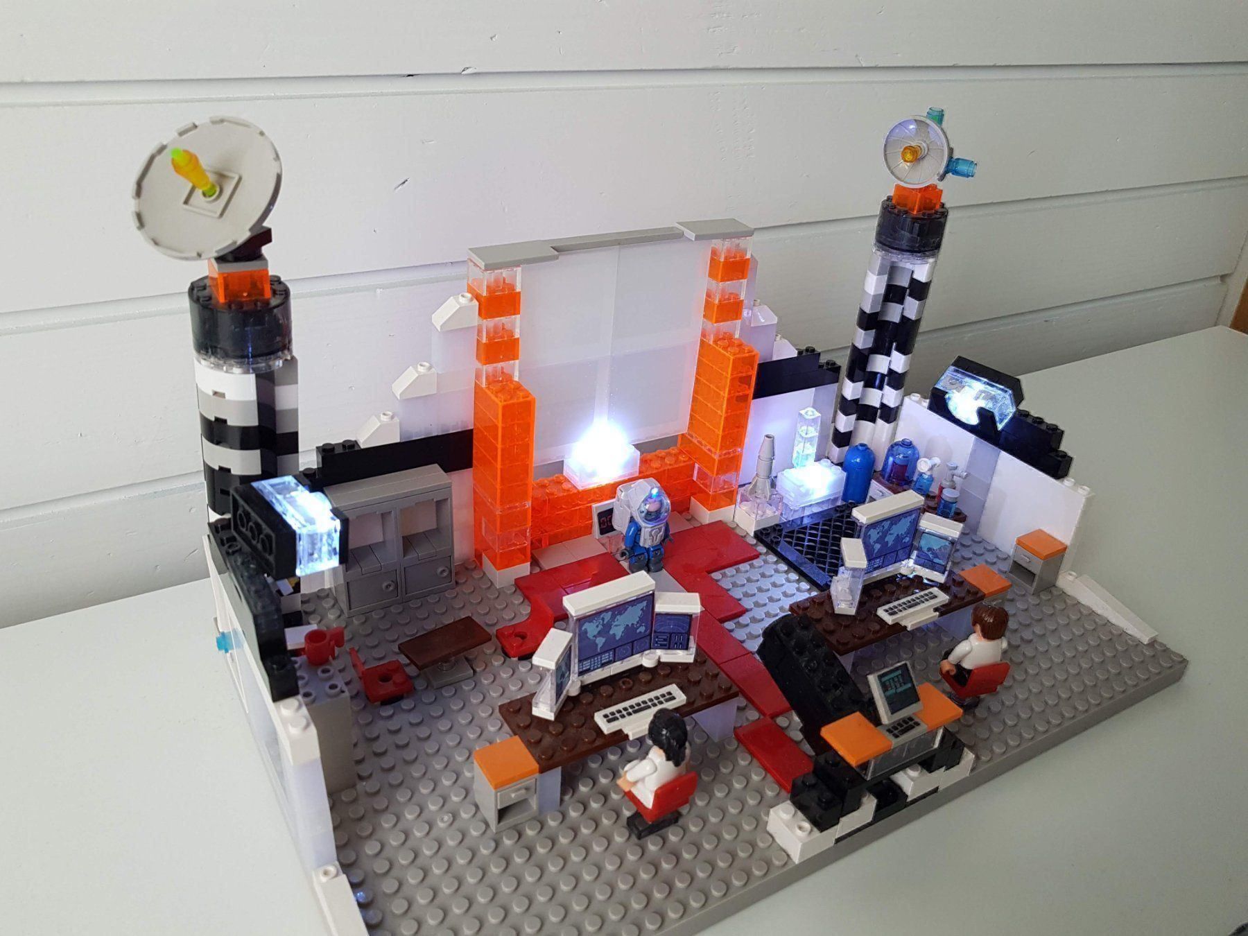 Kit di costruzioni: Laser Peg Mission Control 400pcs 18004 – Usato da Herrliberg venduto da Jummi 4