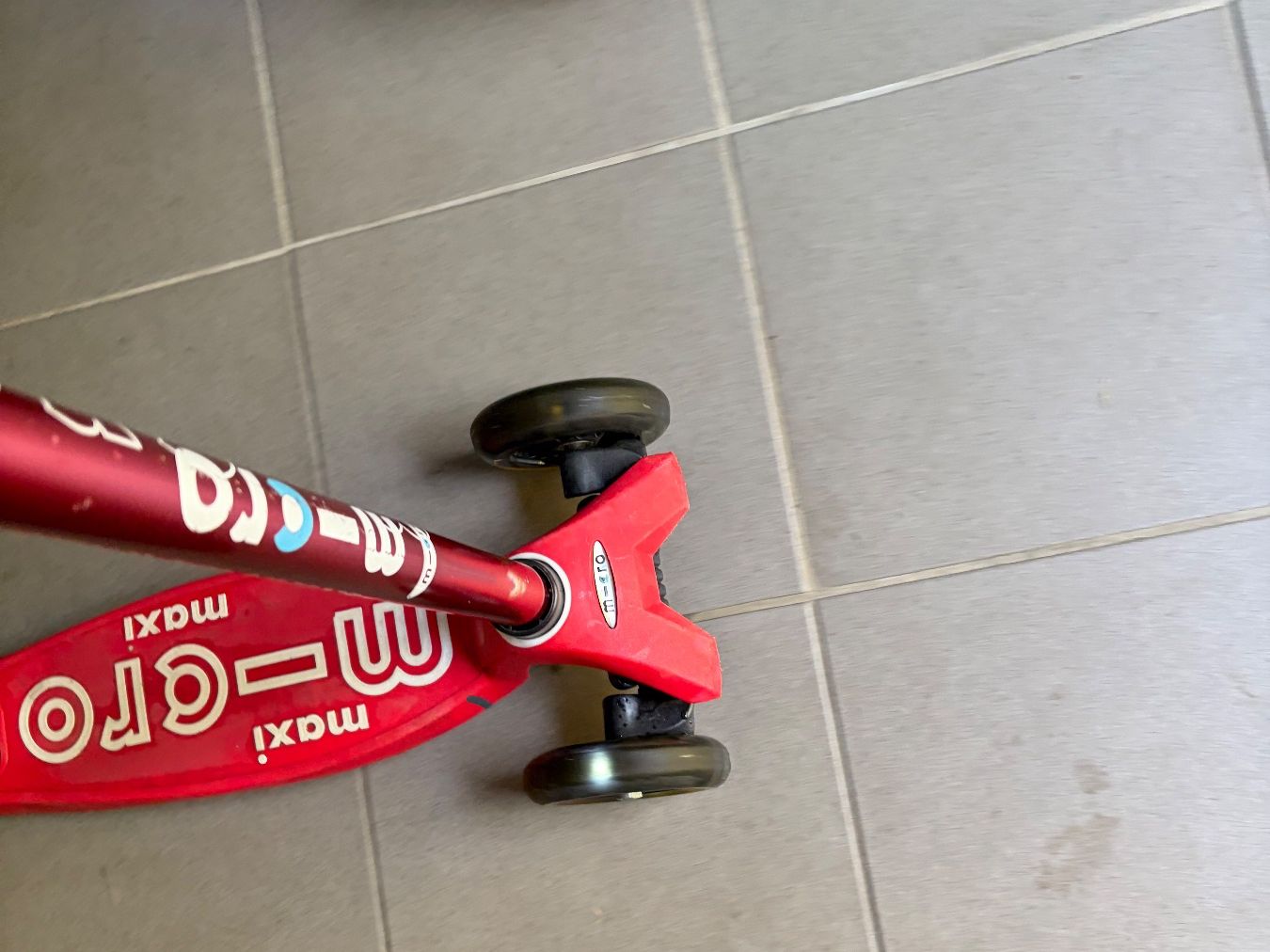 Micro Kickboard: Micro Scooter Maxi mit Blinkräder – Usato da Altstätten SG venduto da upso 3