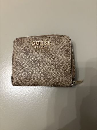 Guess Portemonnaie, goldig, neuwertig, super Zustand!