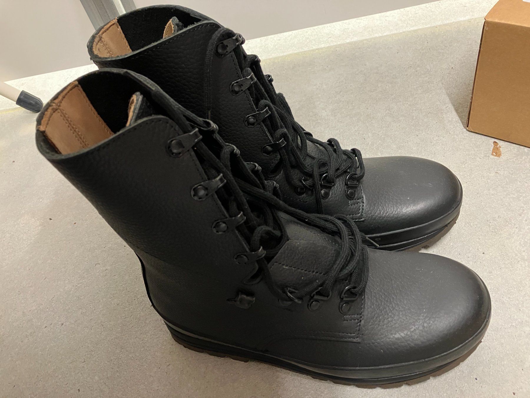Scarpe da uomo: Kampfstiefel 90 Schwarz NEU – Nuovo (secondo la descrizione) da Zürich venduto da tob_sy9z
