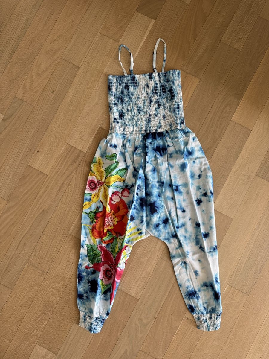 Desigual Jumpsuits: Desigual Jumpsuit Grösse 116 – Neuf avec emballage d'origine à Laufen par AnnaBlunschi