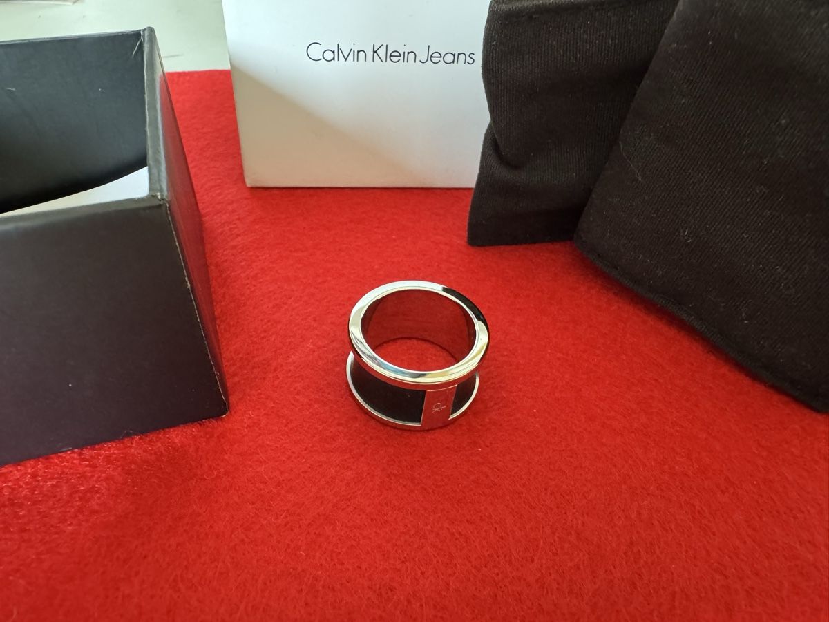 Calvin Klein Anelli: Calvin Klein Ring  – Nuovo (secondo la descrizione) da Lachen SZ venduto da artbyblondangel 1