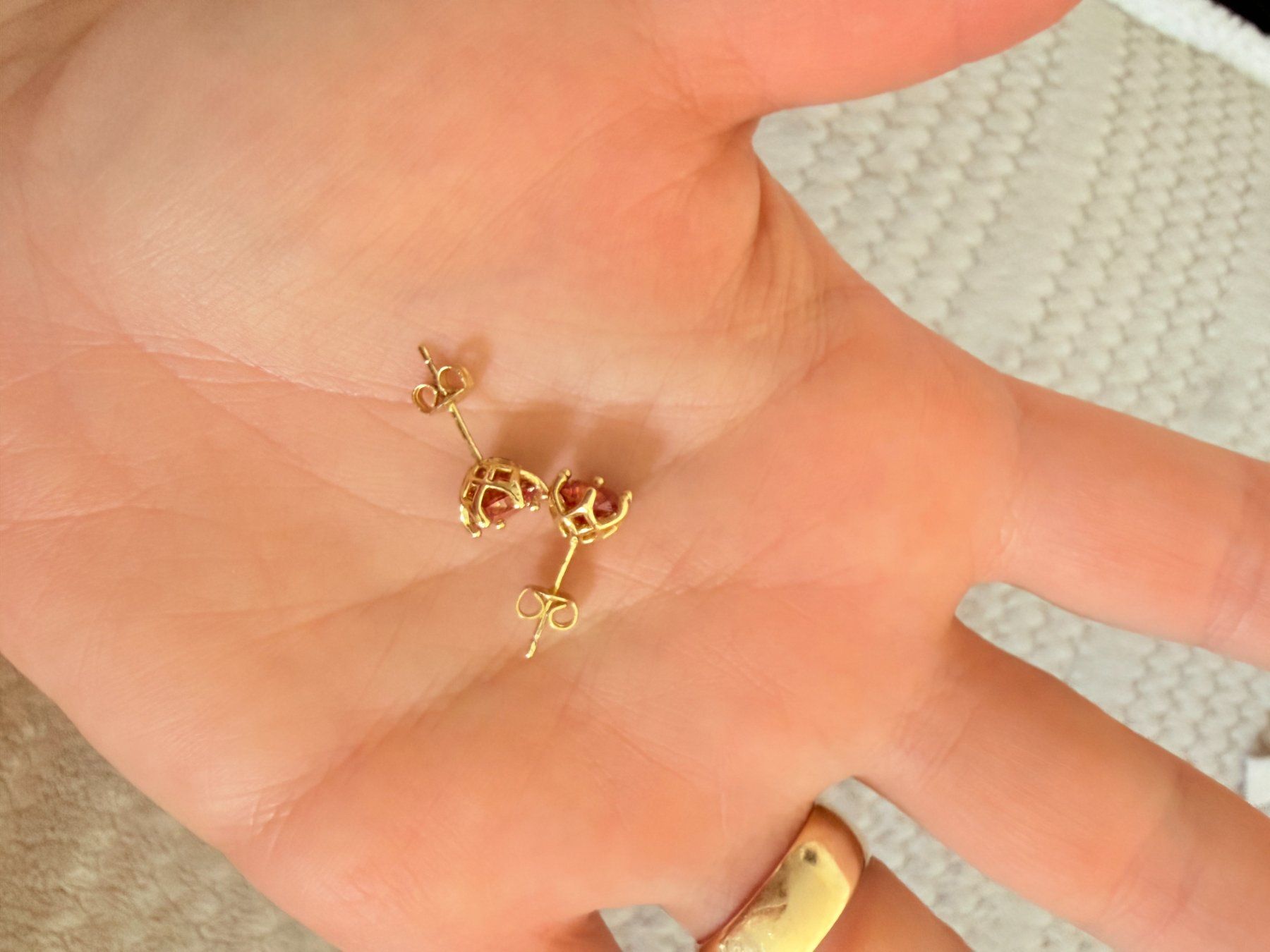 Orecchini pendenti & Orecchini a lobo: 1CT GRA Moissanite Earrings Stud With 2 Certificates 6,5mm – Nuovo e nell'imballaggio originale da Genève venduto da AWWA 3