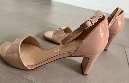 Riemchensandalen