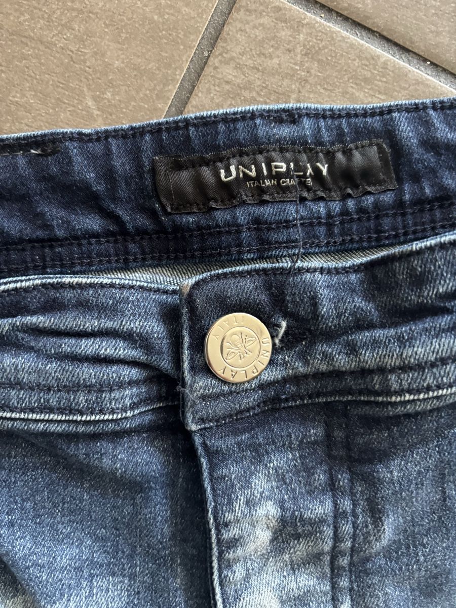 Jeans: Jeans Unipley Zerrissen W36 L34 – Usato da Zug venduto da Biki72 2