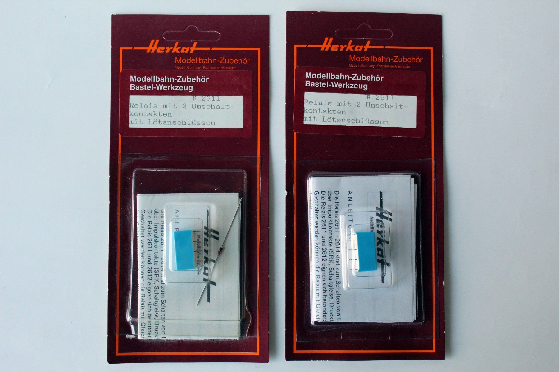 Märklin Modelleisenbahnen: HERKAT - 2x Relais mit 2 Umschaltkontakten – Neu und originalverpackt aus Roggwil BE von DEGI_TOYS