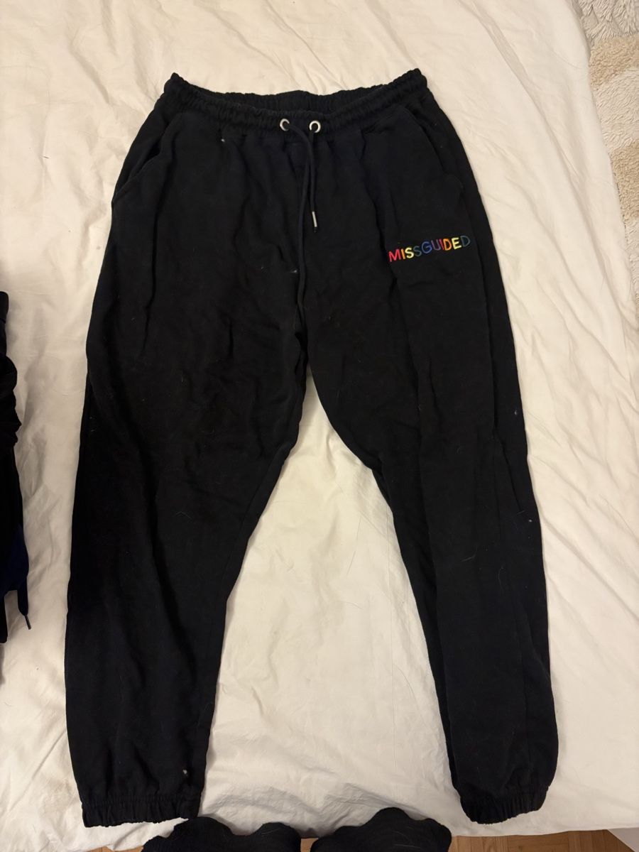 Hosen: Missguided Jogginghose Rainbow/Schwarz – Gebraucht aus Riehen von DogCare_Totolino