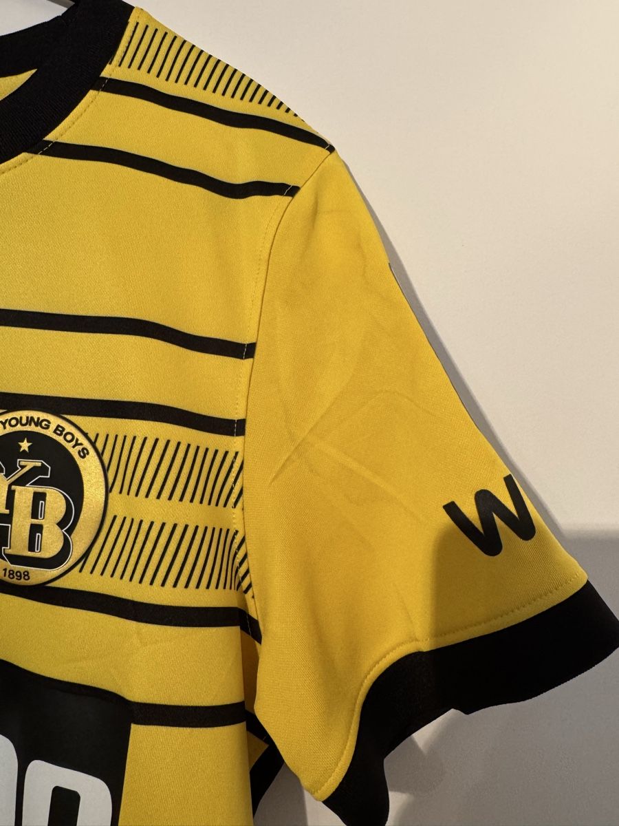 Nike Leibchen & Hosen: YB Trikot 22/23 – Gebraucht aus Worb von vd986u 2