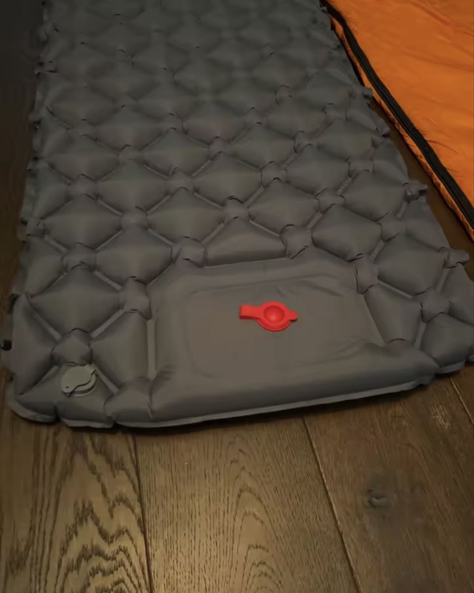Materassi: Matelas gonflable - camping – Nuovo e nell'imballaggio originale da Genève venduto da hopswissglobal 1