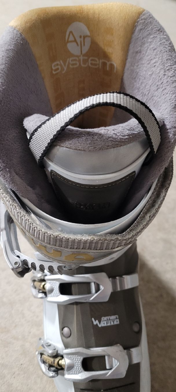Lowa Chaussures femmes: Damenskischuh – D'occasion à Escholzmatt par anitadreyer 1