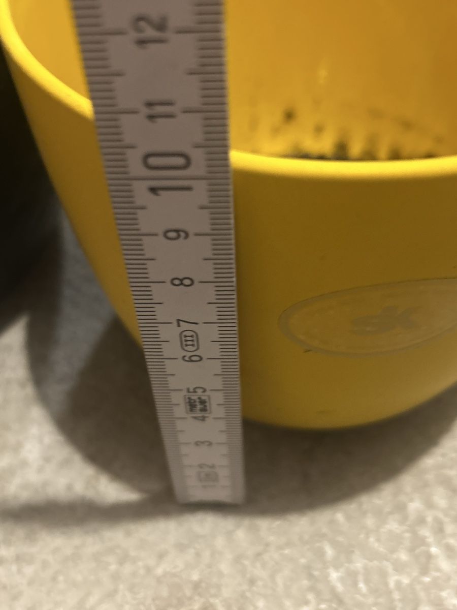 Vasi per fiori: 2 cache-pots SK, noir et jaune, etat correct – Usato da St-Prex venduto da mar_f6t6 2