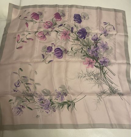 Seiden Foulard 🌸