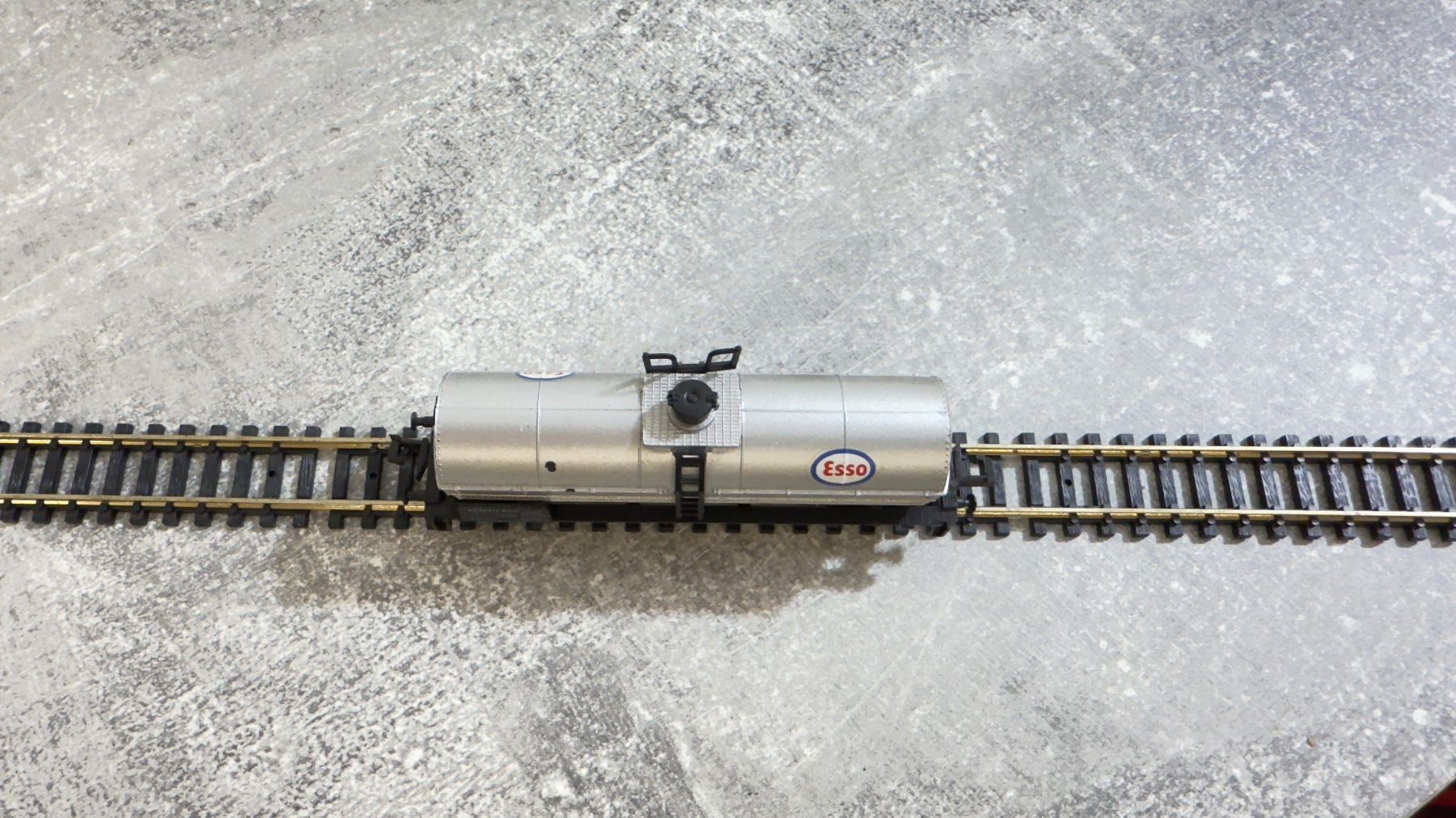 Roco Modellini di ferrovie: Roco Tankwagen Esso Spur N – Usato da Schlieren venduto da rat_lq6b 6