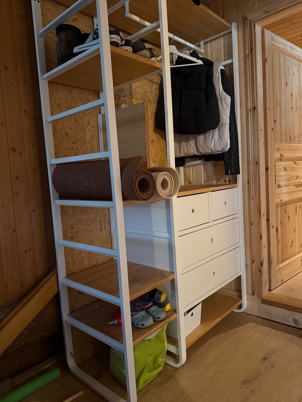 Ikea Armadi: Elvarli Schrank – Usato da La Tanne venduto da PaZuercher 1