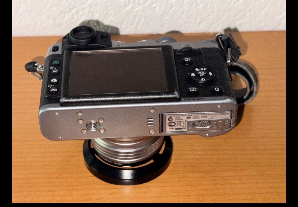 Fujifilm Fotocamera: Fujifilm X-20 – Usato da Bellinzona venduto da Andreea90 1