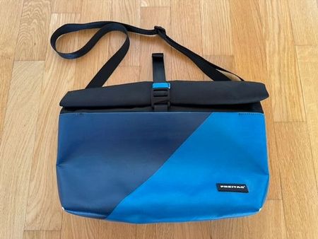 FREITAG Umhängetasche F640 ROLLIN, blau zweifarbig