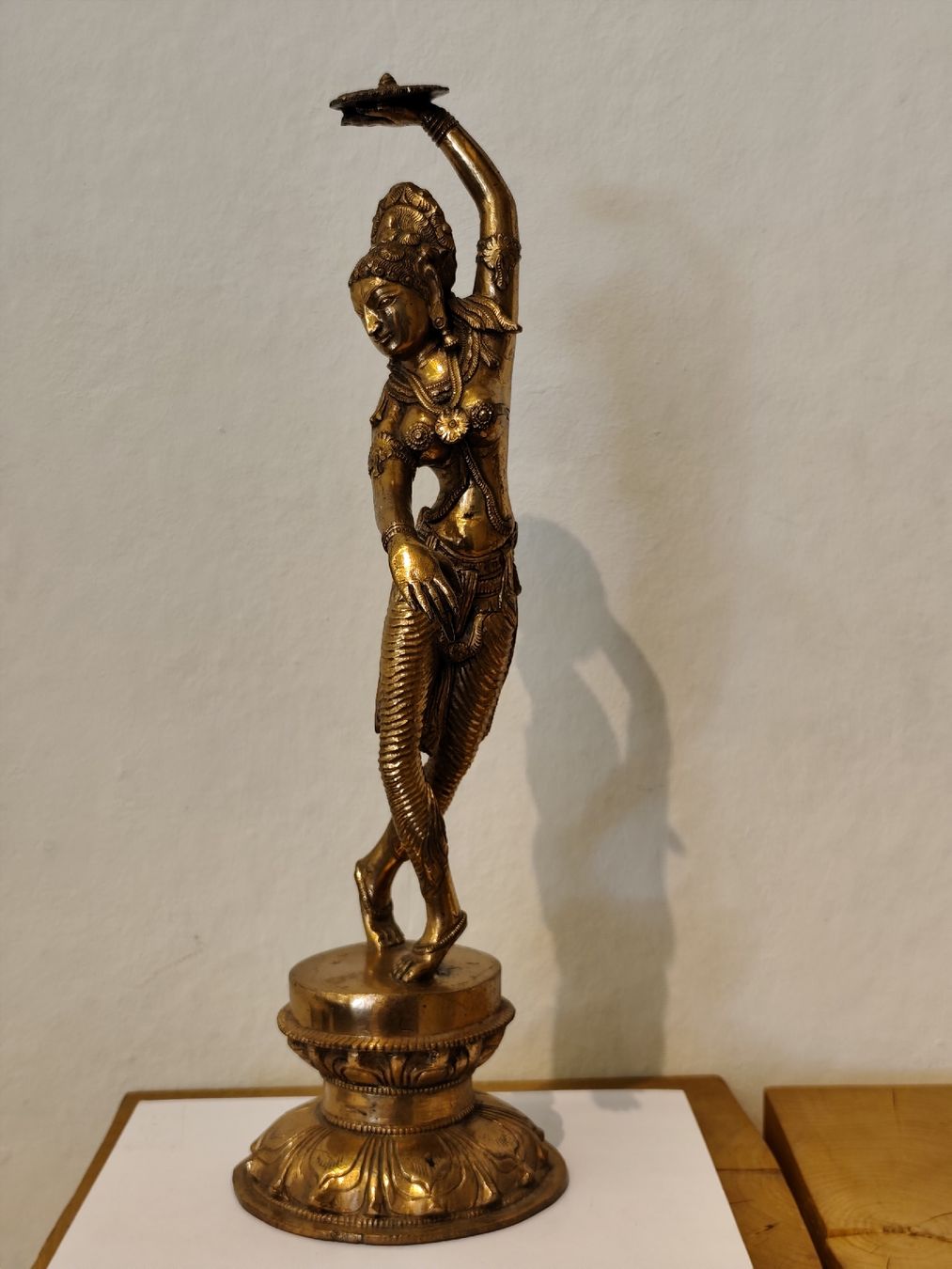 Skulpturen & Statuen: Alte Indische Tempeltänzerin Bronze  – Gebraucht aus Zürich von Top-Deal-Schweiz