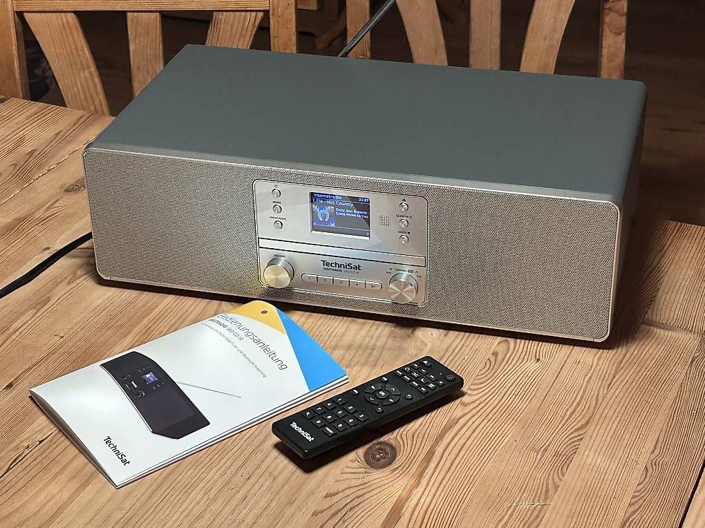 Technisat Lettore multimediale & Streamer: Internet Radio Bluetooth TechniSat Digitradio 380 CD – Usato da Reichenbach i. K. venduto da Arve70 1