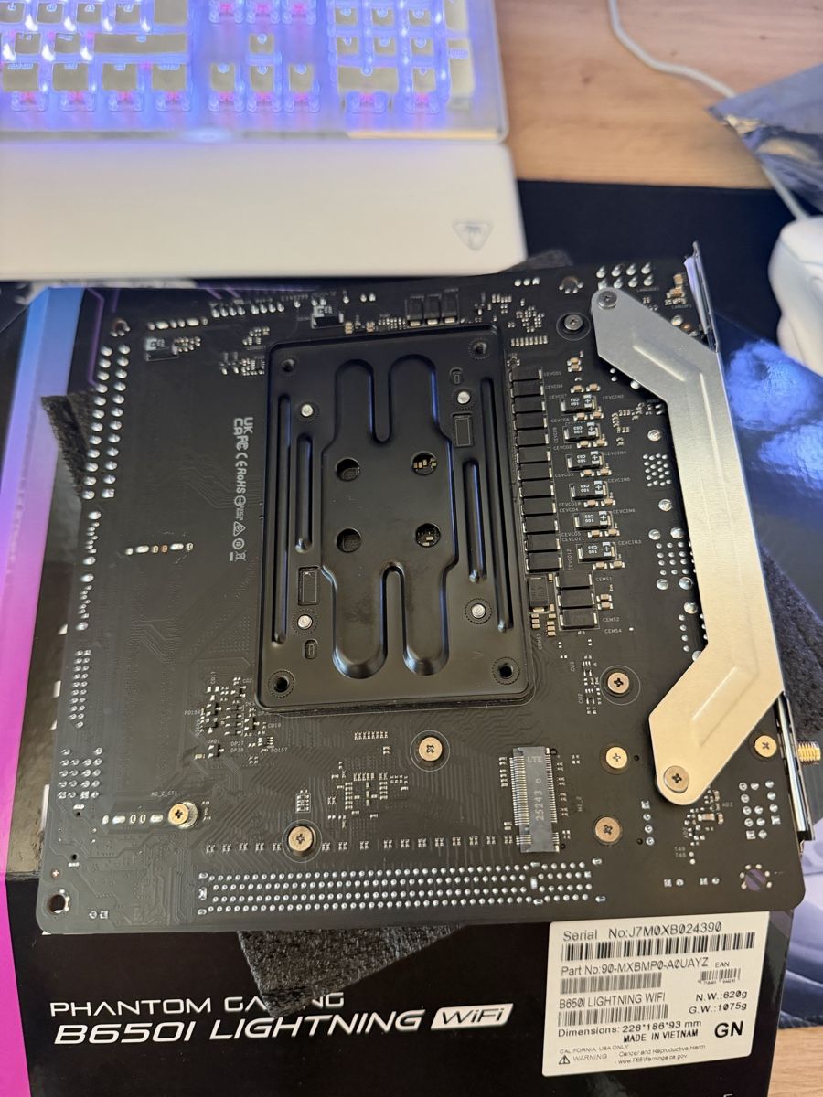 Asrock Mainboards: ASRock Phantom Gaming B650I Lighting WIFI  – Neu (gemäss Beschreibung) aus Güttingen von JeffreyGucc 4