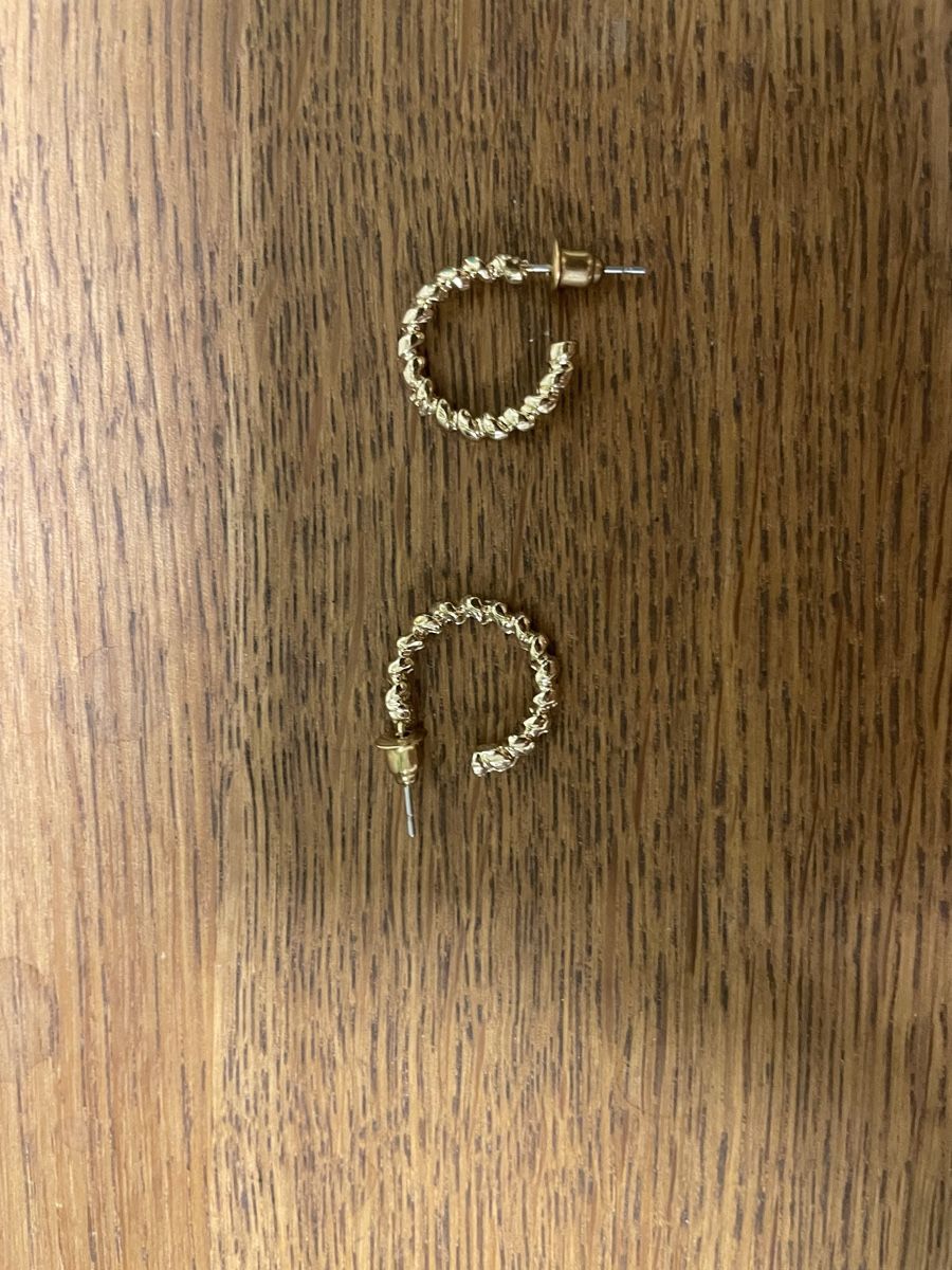 Ohrringe & -stecker: Orecchini color oro – Gebraucht aus murten von Ester09