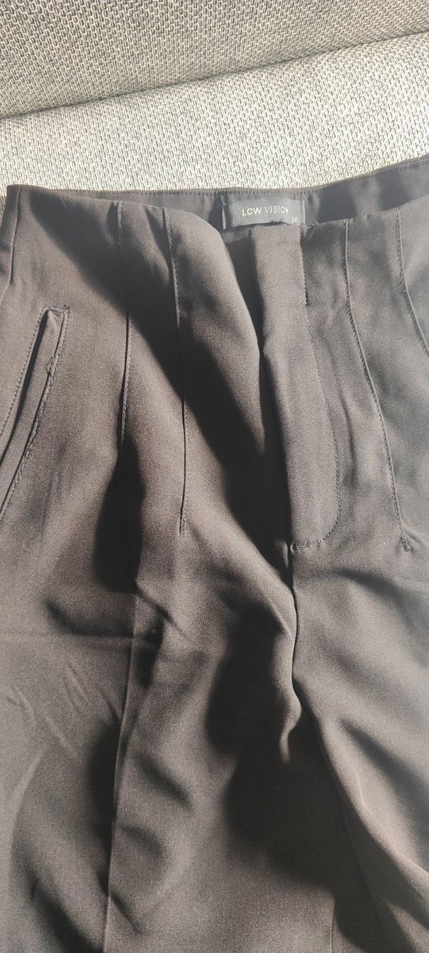 Pantalons: Damenhose – D'occasion à Niederhasli par dom_jxt6 1