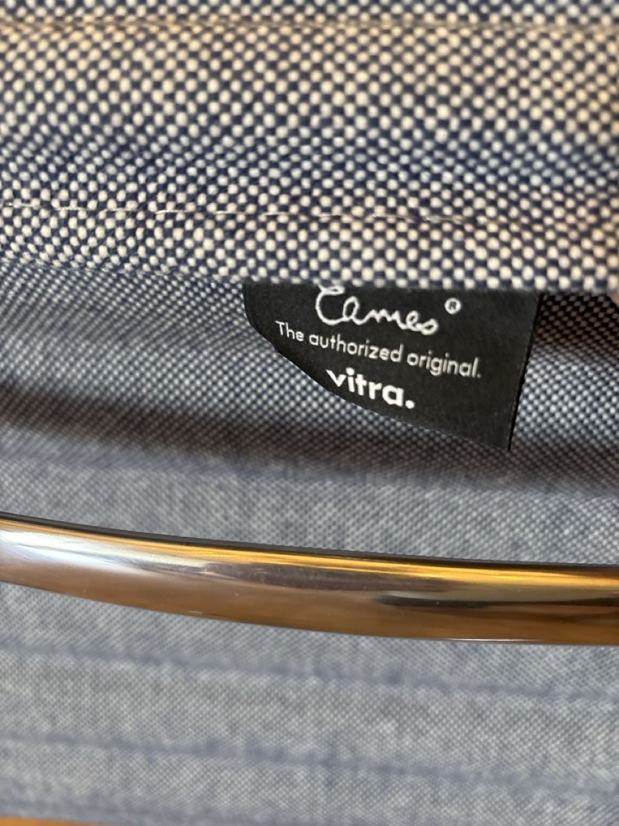 Vitra Chaises: Vitra Eames Alu Chair blau – D'occasion à Basel par magnummarine 3